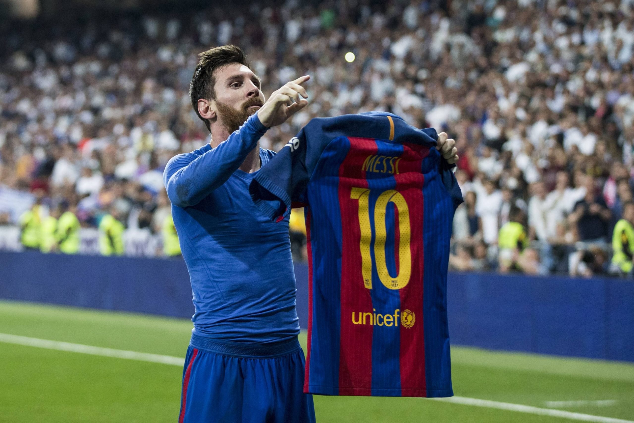 Fan amazes Lionel Messi with giant El Clasico celebration tattoo | Barca  Universal