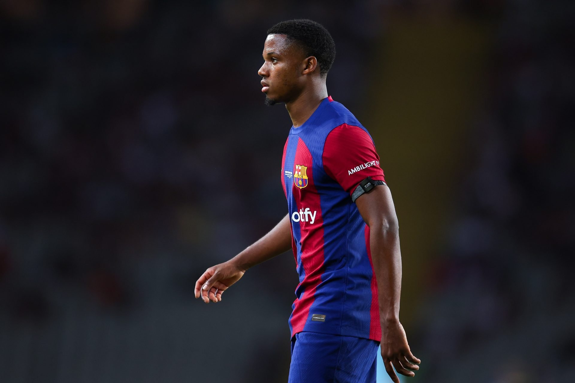 Barcelona forward returns to training ahead of schedule amid uncertain future