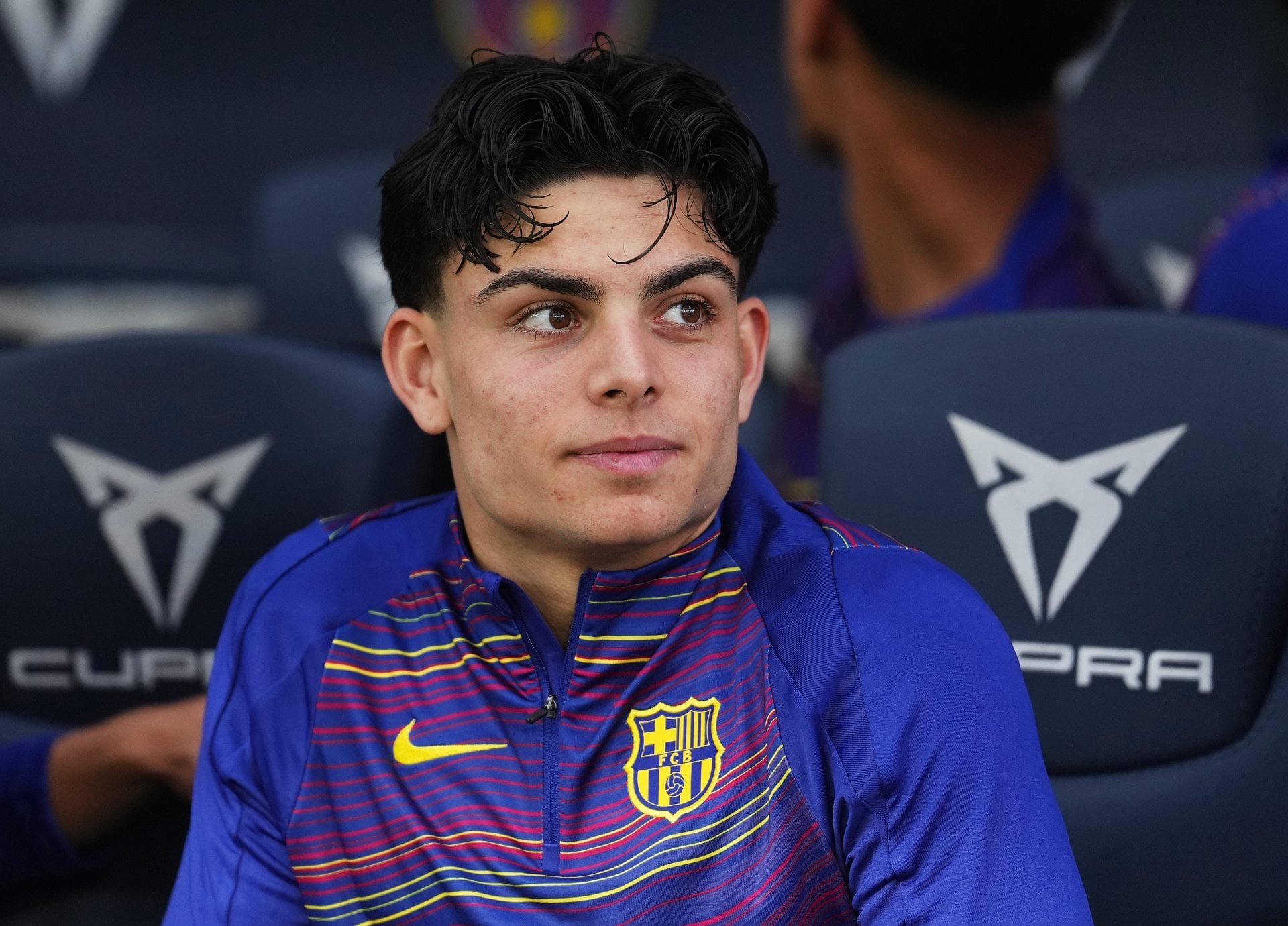 Barcelona 18-year-old starlet closing in on return after two