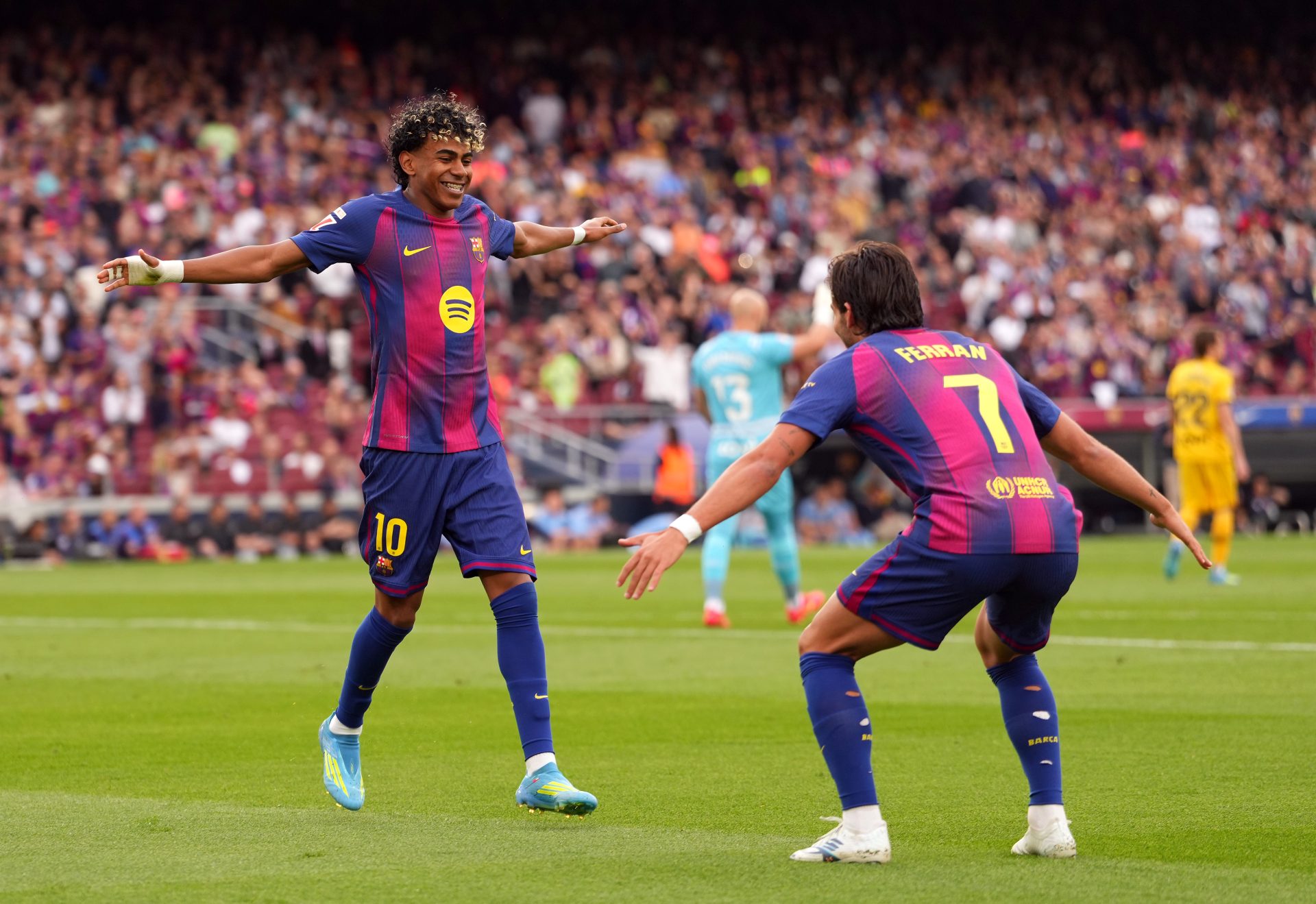 Lamine Yamal and Ferran Torres of FC Barcelona
