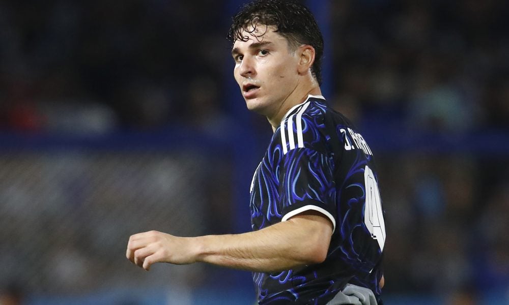 Man United legend tears into Barcelona target over exit push: 'Needs to ...