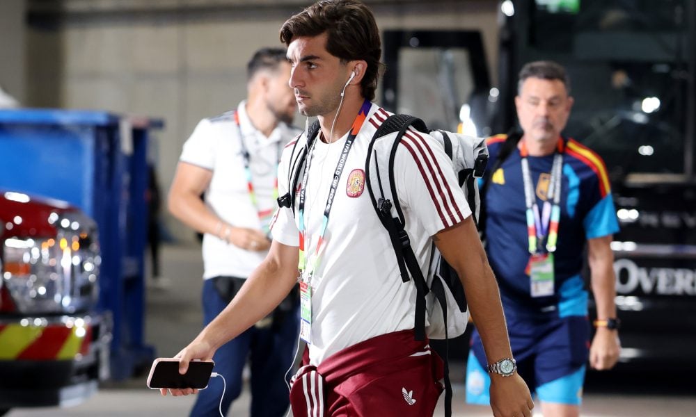 Barcelona Faces Crucial Transfer Decision Over Ferran Torres Future