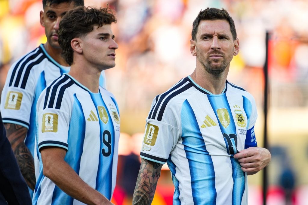 Julian Alvarez e Lionel Messi da Argentina