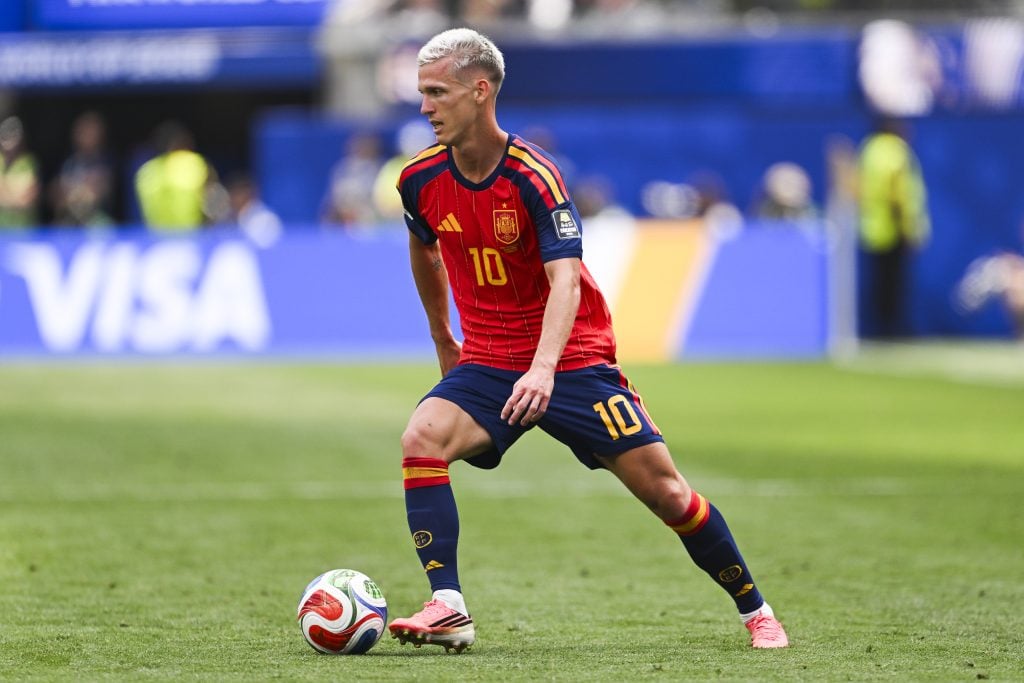 Danny Olmo. Jogadores da Espanha e do Barcelona