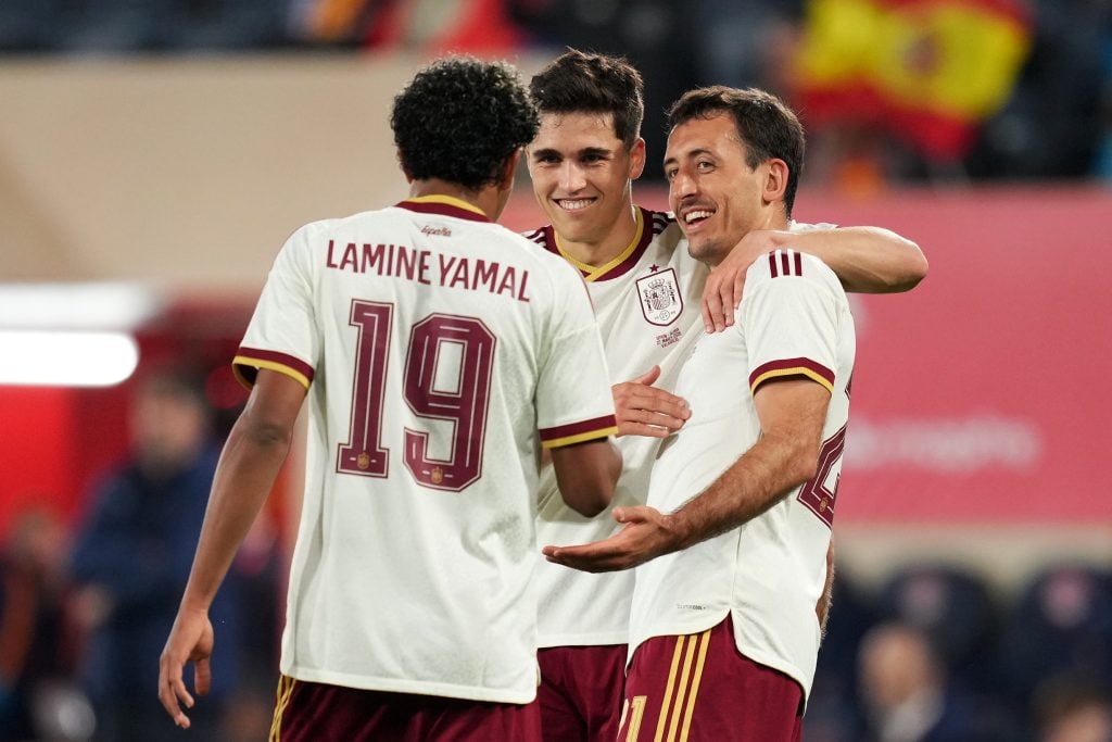 Mikel Oyarzabal, Pau Cubarsi e Lamine Yamal da Espanha