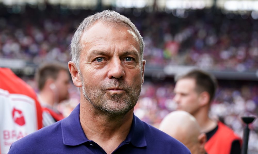 Hansi Flick talks Lamine Yamal, Rodri, Fermin and Dani Olmo after Valencia 0-5 Barcelona