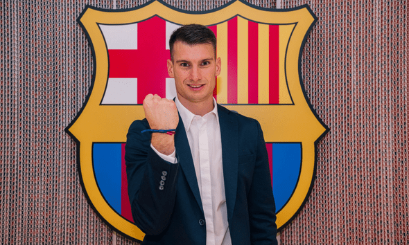 Dominik Livakovic, Barcelona player