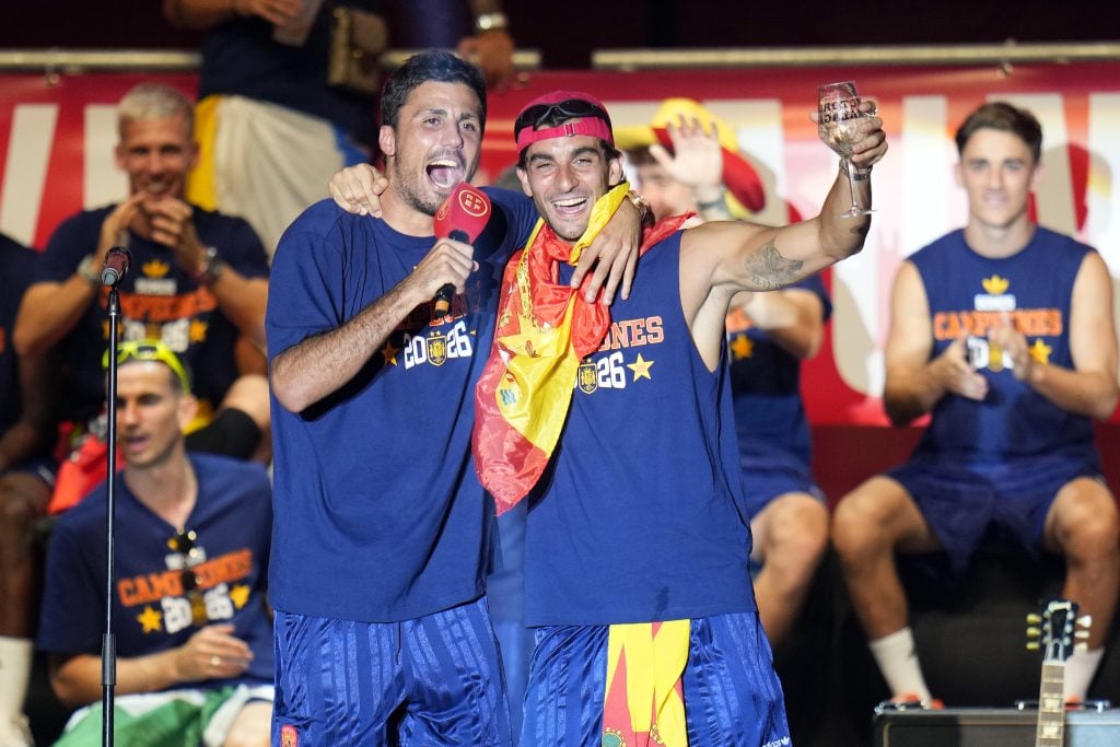 Estrelas espanholas da Copa do Mundo Rodri Torres e Ferran Torres