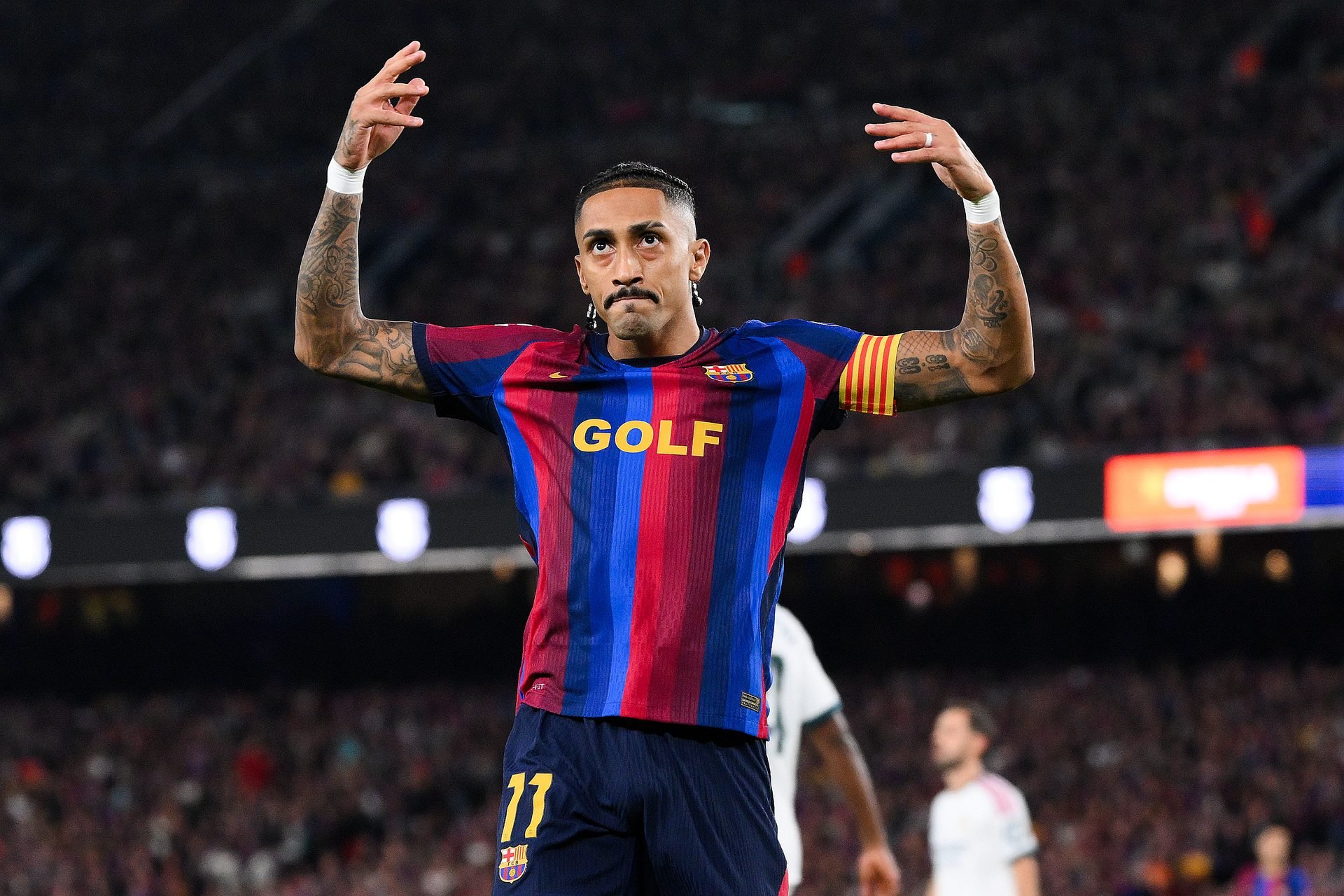 Two Barcelona stars spearhead initiative to unite dressing room after consecutive defeats – report